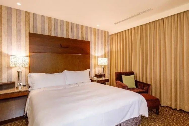 Deluxe Suite with balcony