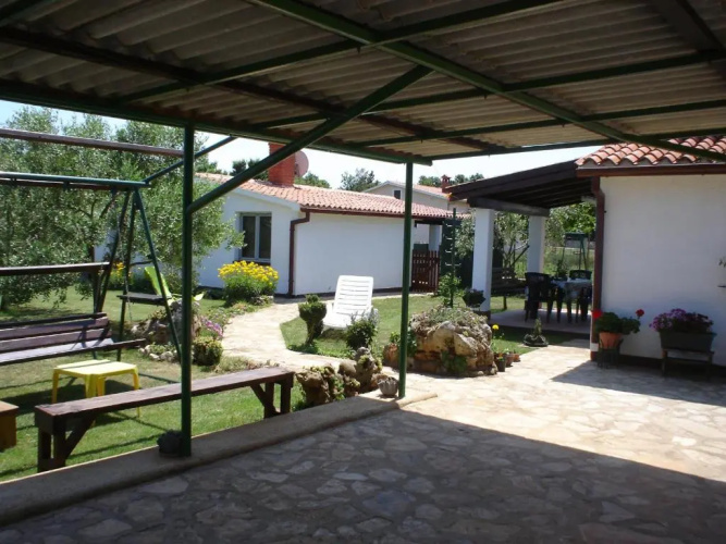 Nella Apartments