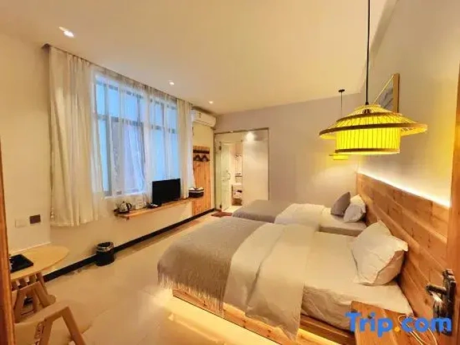 Standard Twin room with mountain view