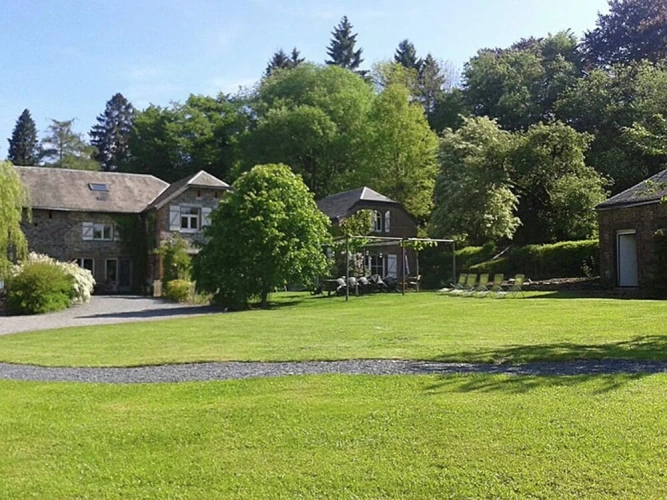 6 Bedrooms Classic Cottage