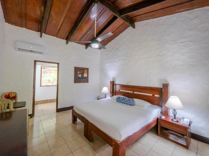 Standard Quadruple room with view