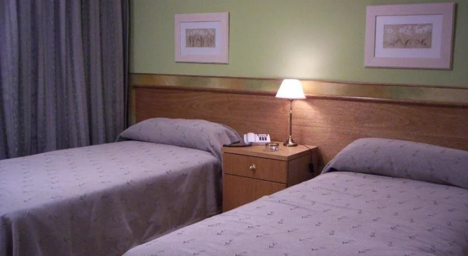 Hotel Raices