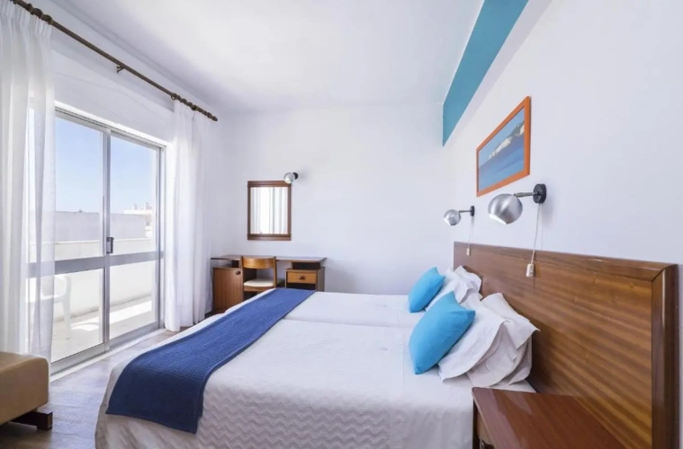 1 Bedroom Apartment with sea view