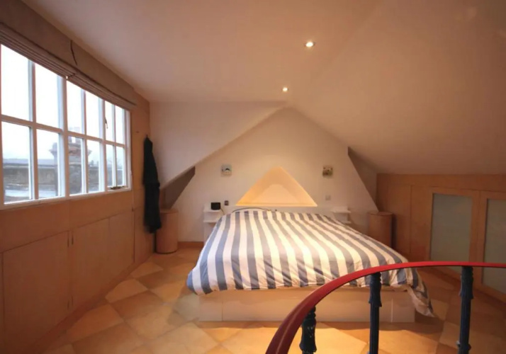 8 Ravenscourt Gardens