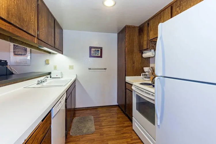 Viewpoint 131 - One Bedroom Condo