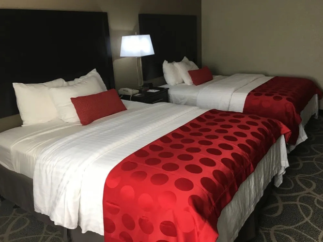 Ramada Des Moines Airport