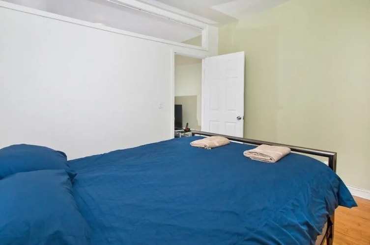 Cozy 2 BR on Upper East Side