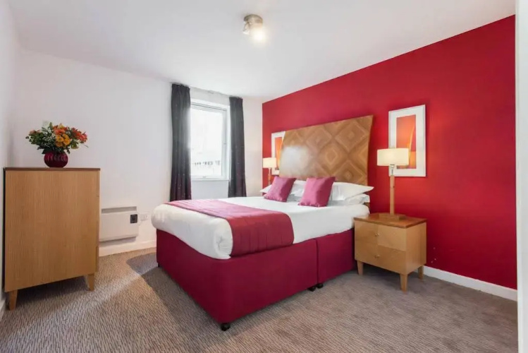 PREMIER SUITES Birmingham