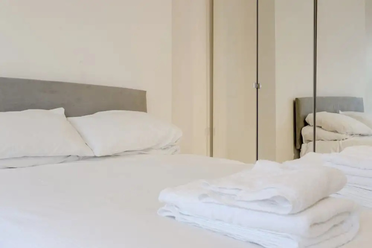 Spacious Studio in West Kensington