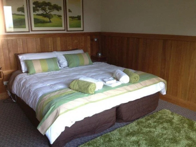 Waratah Lodge