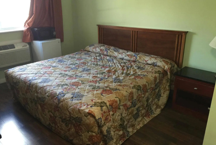 Riverview Motel