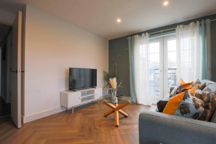 2-bed Apartment in Central Cardiff With Parking