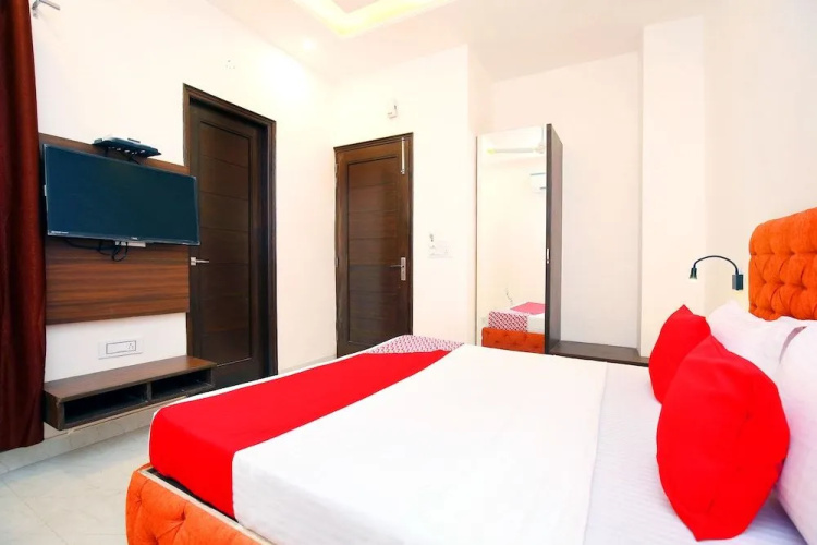 Collection O 45544 Hotel Legacy
