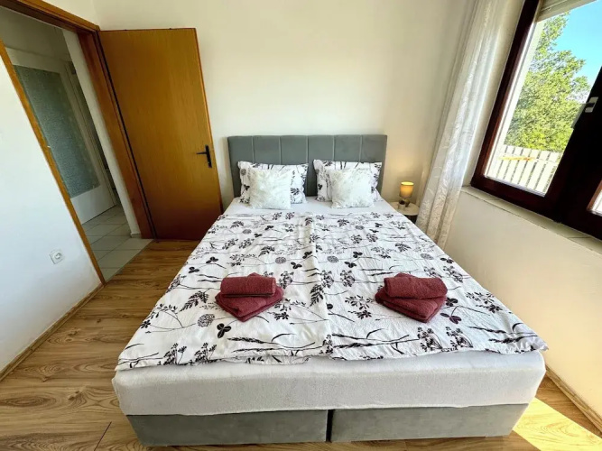 Apartment Lora 2