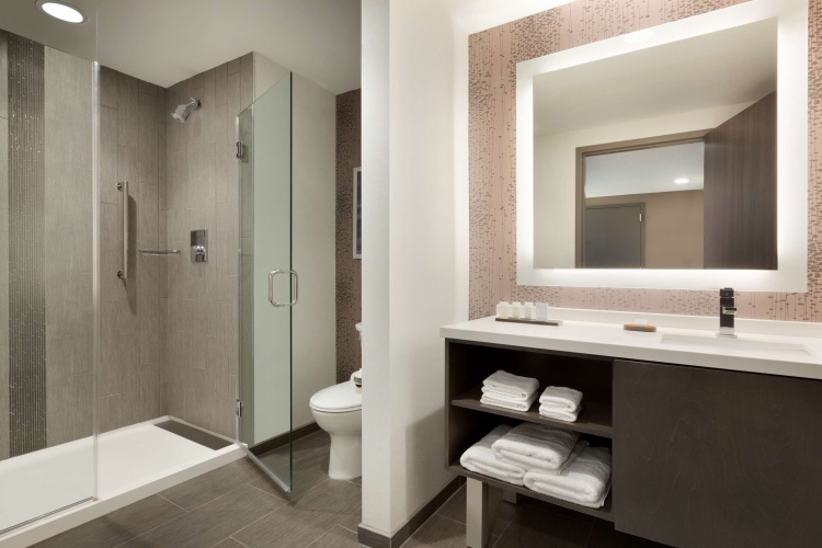 Embassy Suites by Hilton Charlotte Uptown photo 11