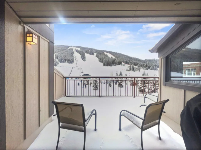 Vp211 Village Point 2 Bedroom Condo by RedAwning
