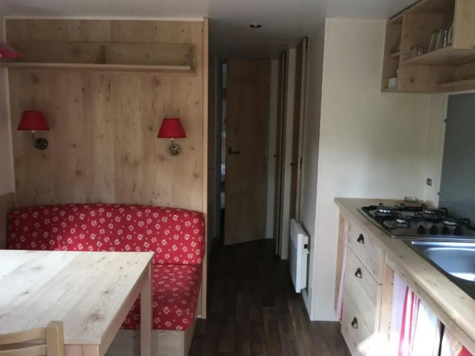 2 Bedrooms Bungalow