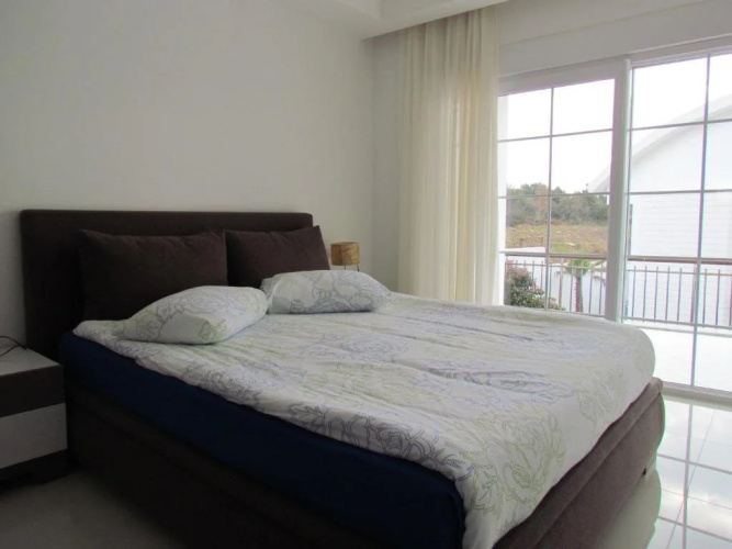 Side Aquamare Residence