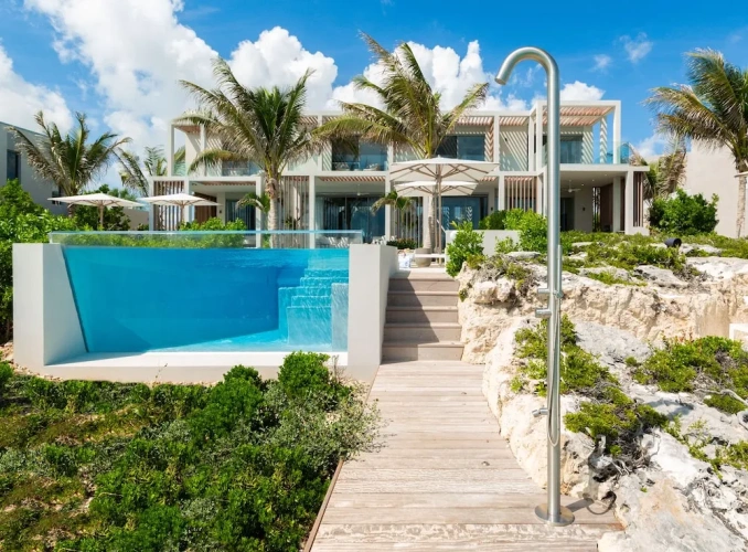 4 Bedrooms Premium Villa