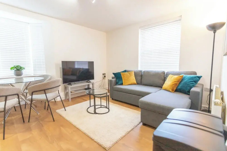 Bedford Meadows Apartment