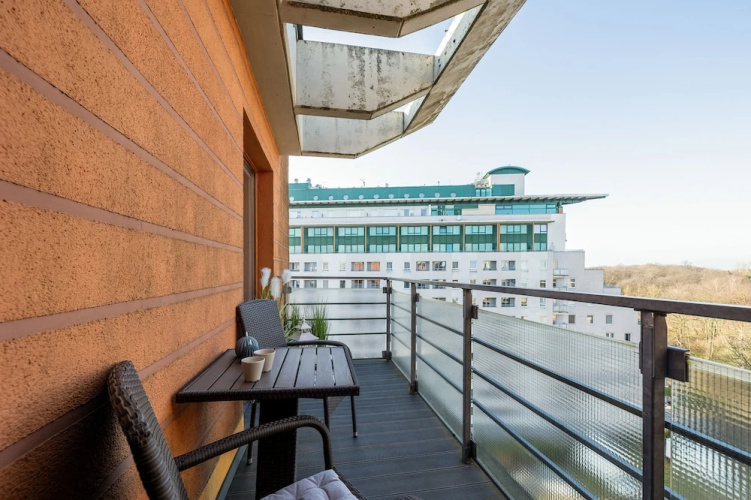 Two Level Apartment By Renters