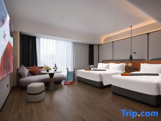 Deluxe Family Suite