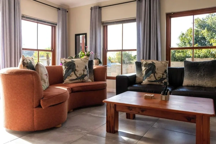 3 Bedrooms Cottage with balcony