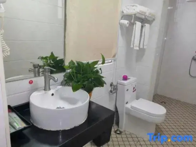 Lejia Bussiness Hotel