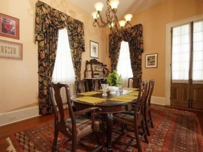 Aunt Dot's Luxurious Beachfront B&B