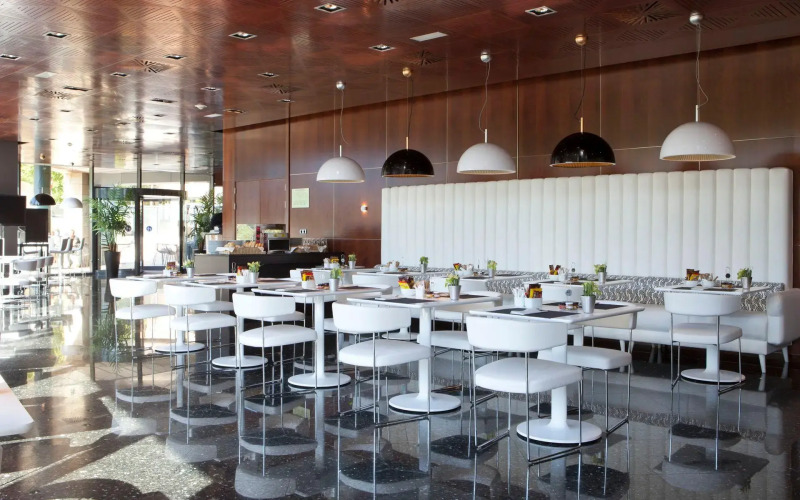 Hotel Maydrit Airport