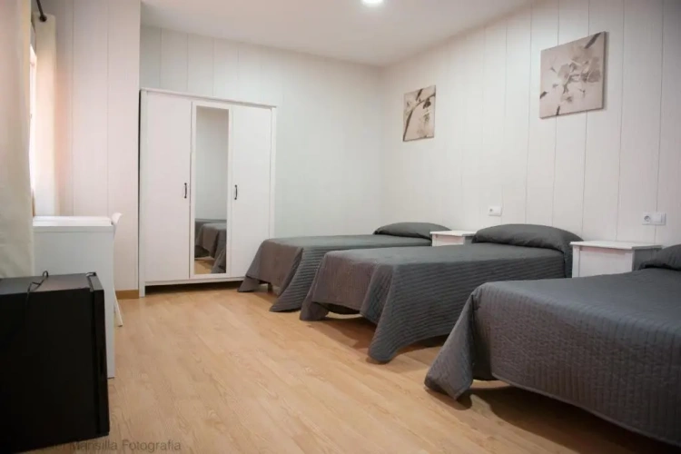 Standard Triple room