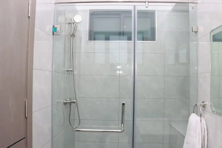 Lux Suites Royal Oak Residency