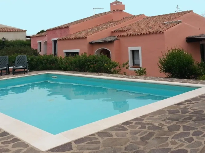 2 Bedrooms Villa
