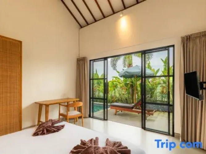 2 Bedrooms Villa