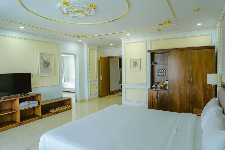 Grand room