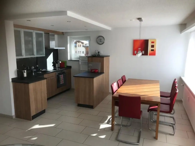 3 Bedrooms Apartment