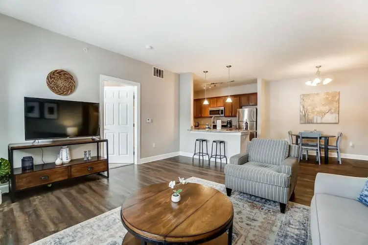 Walkable Pet-friendly 2BR 2BA On 1st Floor