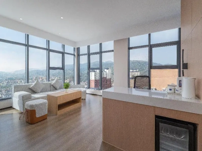 1 Bedroom Suite