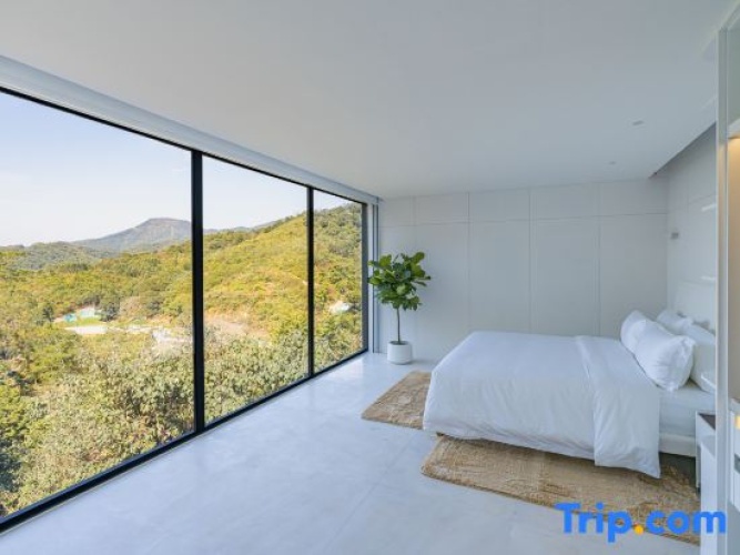 4 Bedrooms Standard room