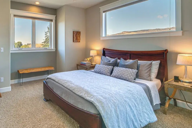 Private Pool & Mtn Views: Stunning Ashland Home