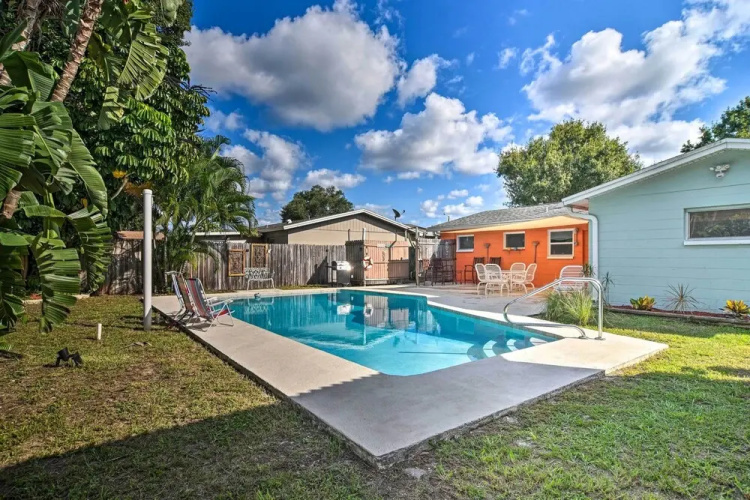 6 Mi to Beaches: Seminole Retreat w/ Pool