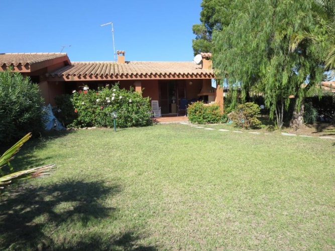 2 Bedrooms Villa
