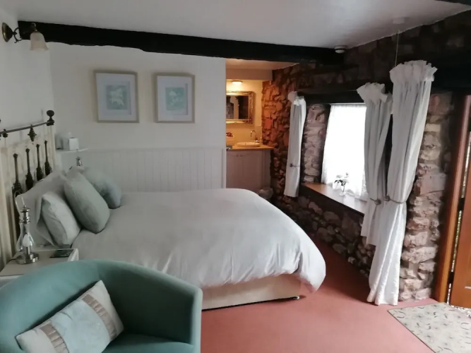 Steps Farmhouse B&B