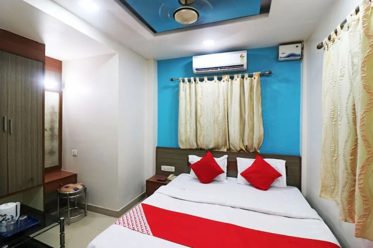 OYO 12769 Hotel Artland