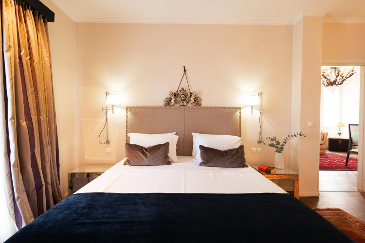 Best Western Plus Embassy Hotel