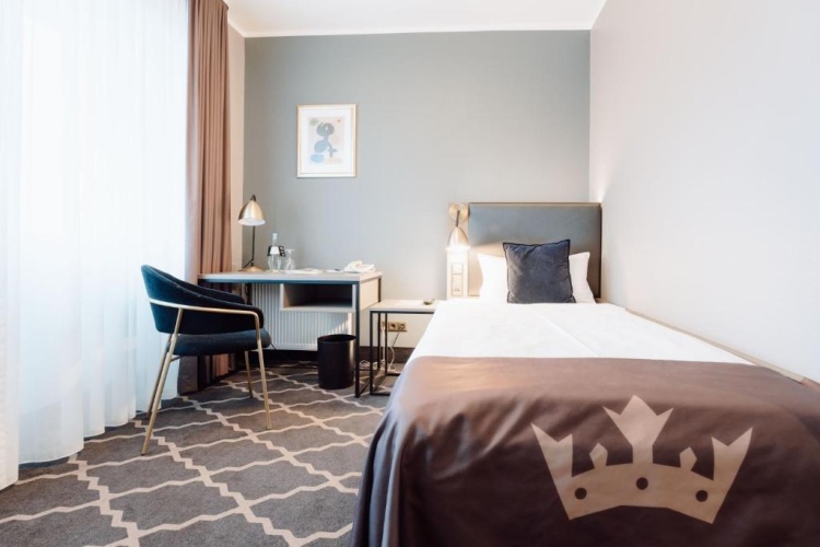 Standard Double room with view