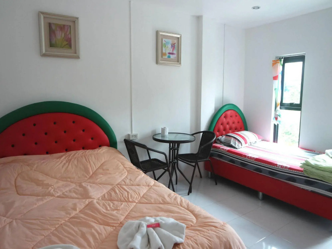 Blue Wave Cha am Hotel(โรงแรมบลู เวฟ ชะอำ)