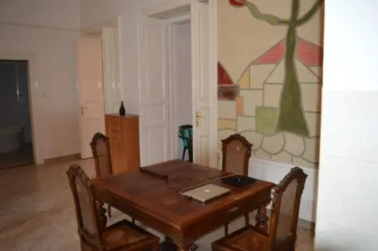 Flower Apartment