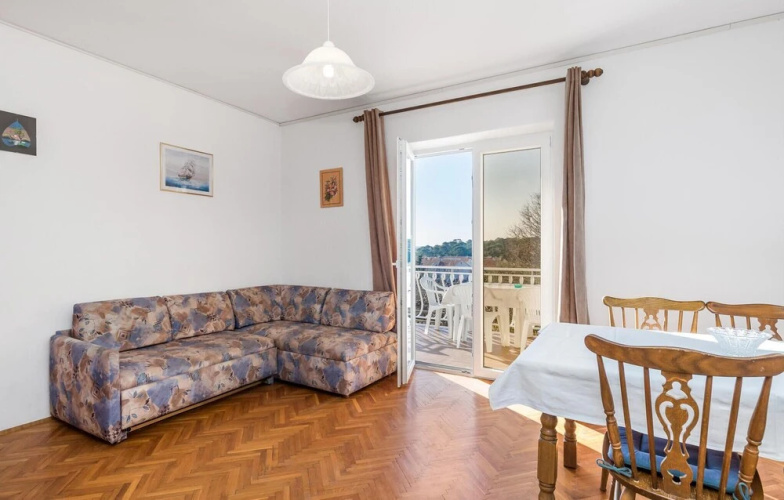Awesome Apartment in Rab With 2 Bedrooms