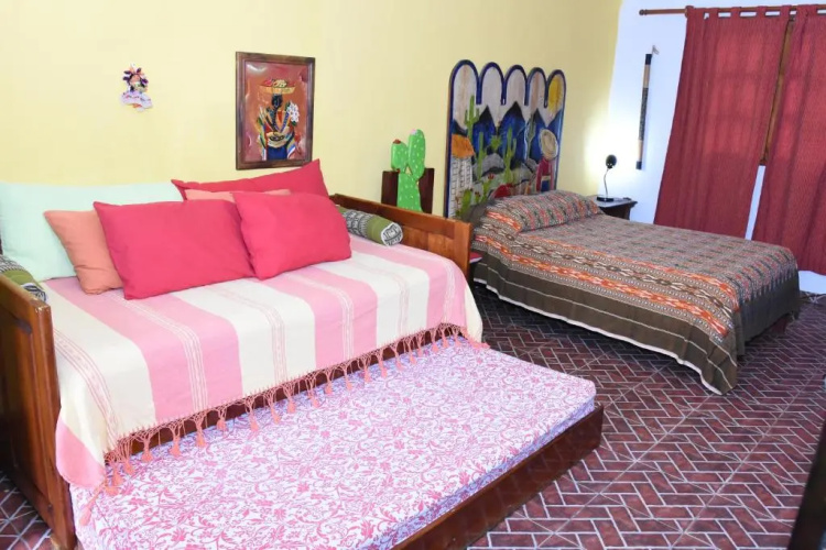 Room in B&B - Cancun Guest House 2